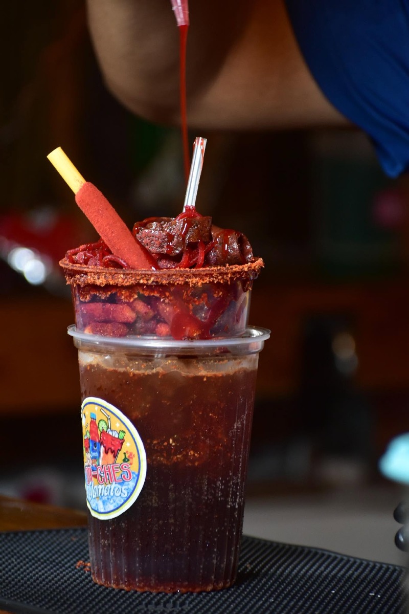 Los Pin-ches clamatos
